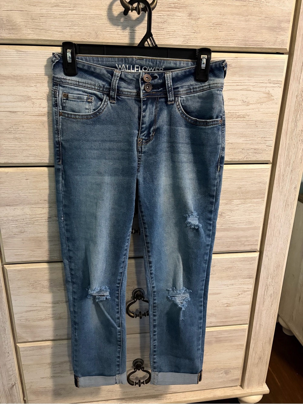 NWOT Juniors wallflower ultra fit capri